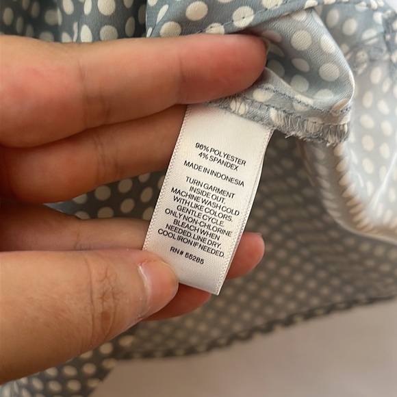 Express Zip-Up Short Sleeve Blouse - Picture 5 of 5